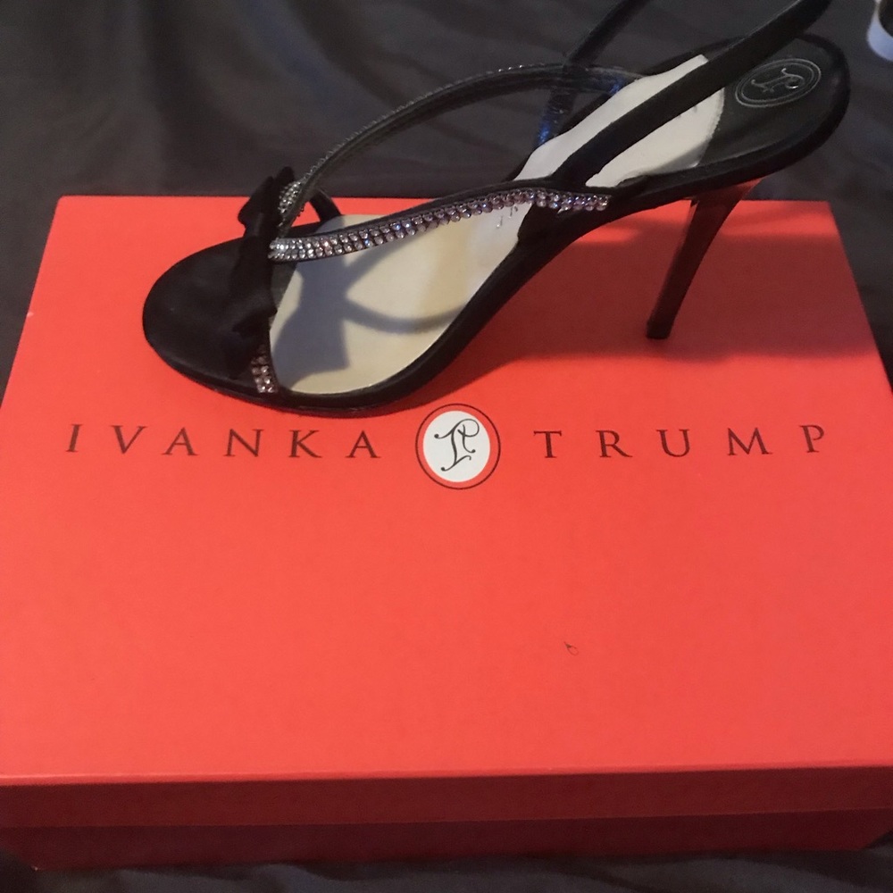 COPY - 💐Ivanka Trump - Picture 5 of 8
